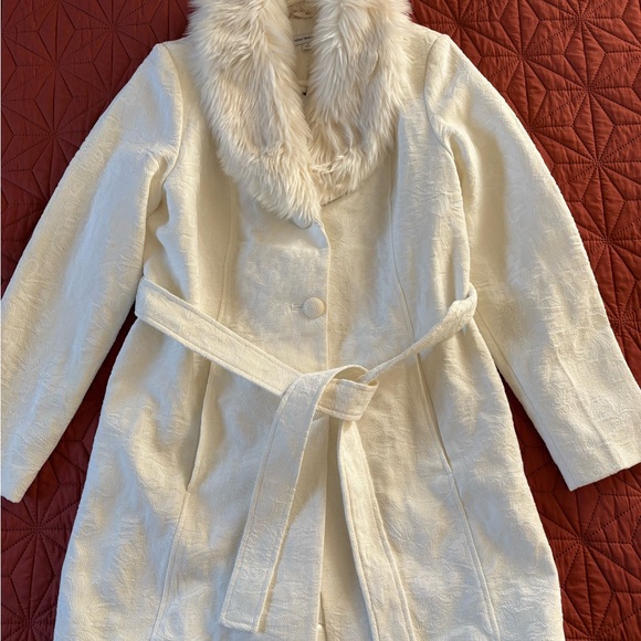 White Faux Fur Collar Coat - Picture 1 of 14